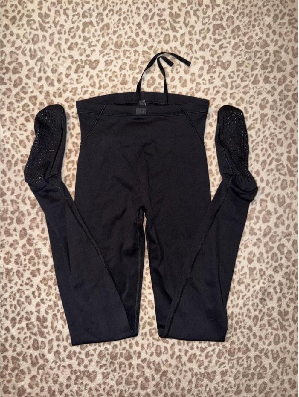 Nike SKIMS Matte Footsie Grip Leggings